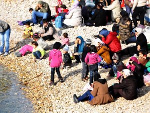 Bodrum'da, tekne motor arızası yapınca 90 kaçak göçmen yakalandı