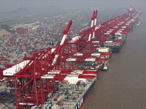 Şangay Limanı'nda konteyner hacmi ekim ayında arttı