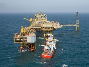 Maersk Oil ve DONG Energy birleşmek için müzakere masasına oturdu
