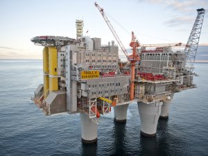 İsrail Akdeniz'de petrol üretimine başlıyor