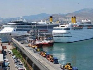 Antalya 2016 yılında 5 milyon turist kaybetti