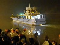 Hindistan'da yolcu teknesi battı: 21 kişi hayatını kaybetti