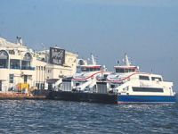 İzmir'de vapurlar fırtınalı havada fazla mesai yapmak zorunda