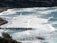 Dev dalgalar Bodrum'da koyları vurdu, tekneler batma tehlikesi geçirdi