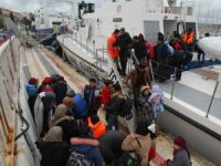 İzmir Çeşme açıklarında 22 mülteci yakalandı