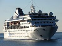 Sezonun ilk kruvaziyeri Kuşadası'na yanaştı