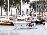 AB'nin gönderdiği deniz ambulansı denize indirildi