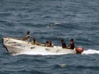 Deniz haydutları, Somali'nin kuzeyinde ticari bir gemiyi kaçırdı