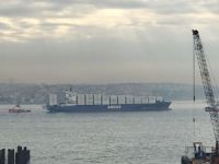 Novorossiysk Limanı'nda makine arızası yapan M/V Horace A, römorkörlerle Ahırkapı'ya getirildi