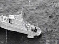 Denizde sürüklenen deniz bisikleti ve teknedekileri Sahil Güvenlik kurtardı