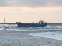 Sakarya'da seferden men edilen hacizli gemi karaya oturdu