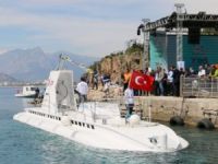 Turistik denizaltı Nemo ilk dalışını gerçekleştirdi