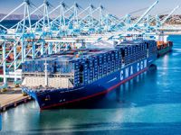 Los Angeles Limanı'nda elleçlenen kargo miktarı arttı