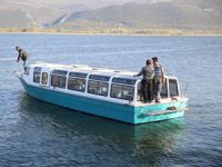 Bursa Gölyazı'da 'Gölkuşu' denize indirildi