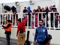 Yunanistan'dan İtalya'ya geçmeye çalışan 93 kaçak göçmen yakalandı