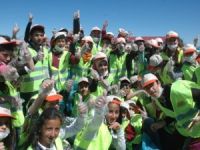 İpekyolu'nda 3 bin öğrenci ile sahil temizliği yapıldı