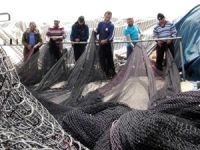 Av sezonu bitti, balıkçıların ağ mesaisi başladı