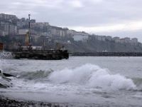 Marmara Denizi'nde etkili olan poyraz ulaşımı engelliyor