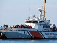 Aydın'ın Didim ilçesi açıklarında Yunanistan'a geçmeye çalışan 53 kaçak göçmen yakalandı