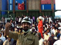 Arkas'a ait M/V ROSELINE A isimli konteyner gemisi, Libya açıklarında 466 göçmeni kurtardı