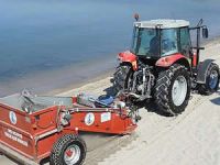 İzmir Dikili'de sahil temizleme ve bakım çalışması yapıldı