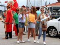 M/S Orient Queen gemisinden inen turistler mehter marşıyla karşılandı