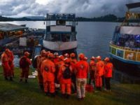 Kolombiya'da 170 kişilik tekne battı, 133 yolcu kurtarıldı