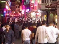 Kuşadası'nda eğlence sektörü bayram tatiliyle canlandı