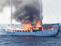 Marmaris'te 'Şenkaya' adlı gulet alev alev yandı