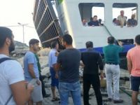'Çanakkale' feribotu manevra yaparken iskeleye çarptı