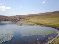 Türkiye'nin en yüksek rakımlı gölü, drone ile görüntülendi