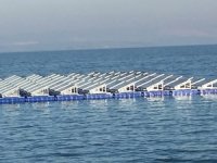 Türkiye'nin ilk yüzer GES'i devreye alındı