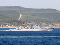 Rus askeri gemisi Çanakkale Boğazı'ndan geçti