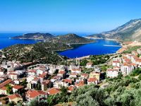 Kaş, yabancı turistlerin ilgisini çekiyor