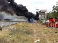 Milas'ta otluk alanda başlayan yangın teknelere sıçradı