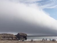 Kaliforniya sahilini örten dev bulut ‘kıyamet başladı’ dedirtti