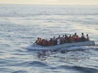 İzmir'de Sahil Güvenlik 100 göçmen yakaladı