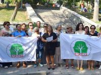 Avcılar'da çevreciler sahildeki kirliliğe tepki gösterdi