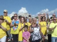 Barcelonalılar turistlerin denize girmesine izin vermedi