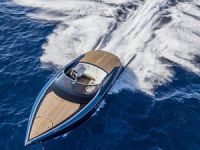 Lüks otomobil üreticisi Aston Martin, ilk teknesini üretti