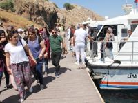 Van'da deniz otobüsleri 5 ayda 15 bin yolcu taşıdı