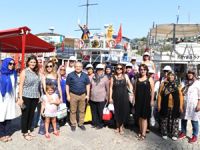 Konyaaltı’nda kadın çiftçiler tekne turuna çıkarıldı