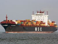 MSC’ye ait konteyner gemisi demirliyken yakıt barcı çattı