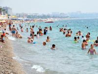 Kurban Bayramı'ndan önce Antalya sahilleri doldu