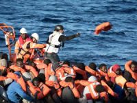 Tunus açıklarında kaçak göçmen teknesi battı