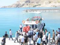 3. Van Gölü Tekne Turu Adilcevaz'dan başladı