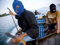 Venezuela'da tankere çıkan soyguncular bir kişiyi yaraladı