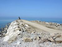 Ayancık'ta mendirek çalışmaları sürüyor