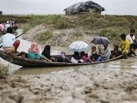 Arakanlı Müslümanları taşıyan tekne battı: 9 ölü