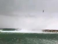 Çanakkale Biga'da denizin üstünde hortum oluştu